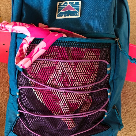 🎉‼️FLASH PARTY SALE‼️🎉HP 3/19🎉NWT Unisex Vans utility backpack. - Picture 7 of 14